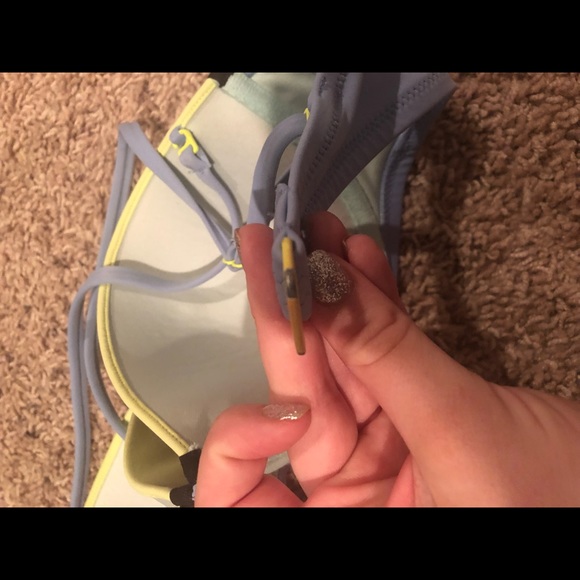 Victoria Secret Swimsuit Top - Picture 3 of 4